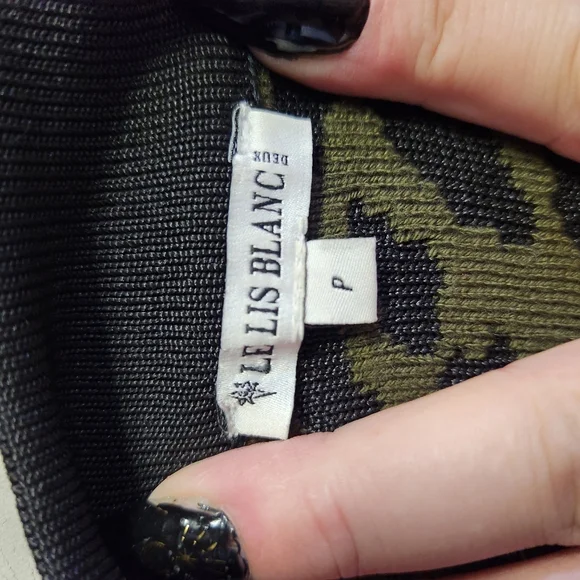 Green Patterned Skirt - Picture 4 of 4